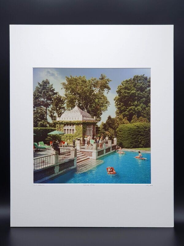 Slim AARONS, Family pool.