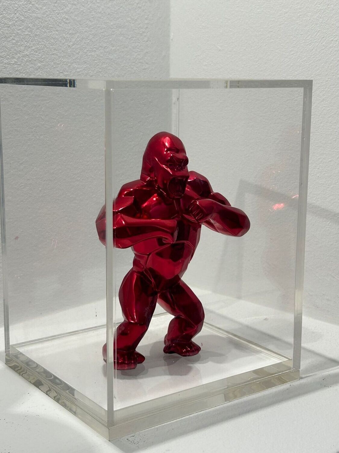 Richard ORLINSKI, Kong wild rouge métallique 16 cm
