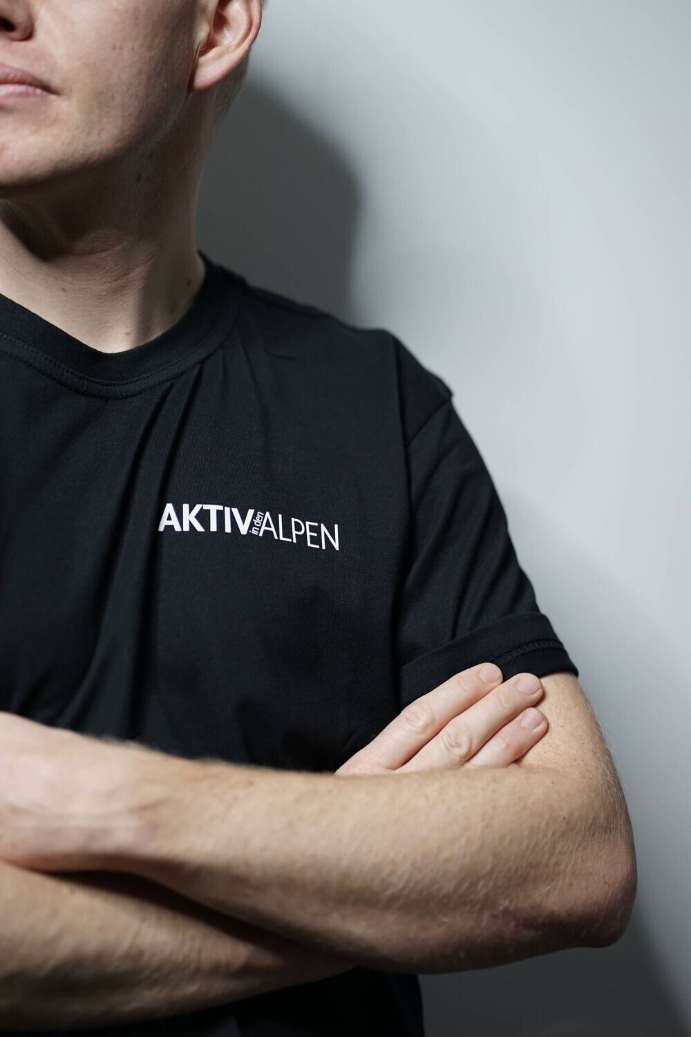 T-Shirt mit AKTIV in den ALPEN-Print