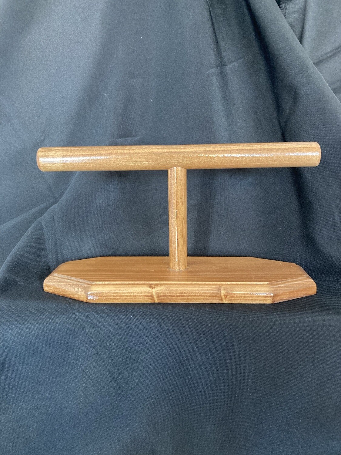 Standing 1 rail bracelet holder - Cherry