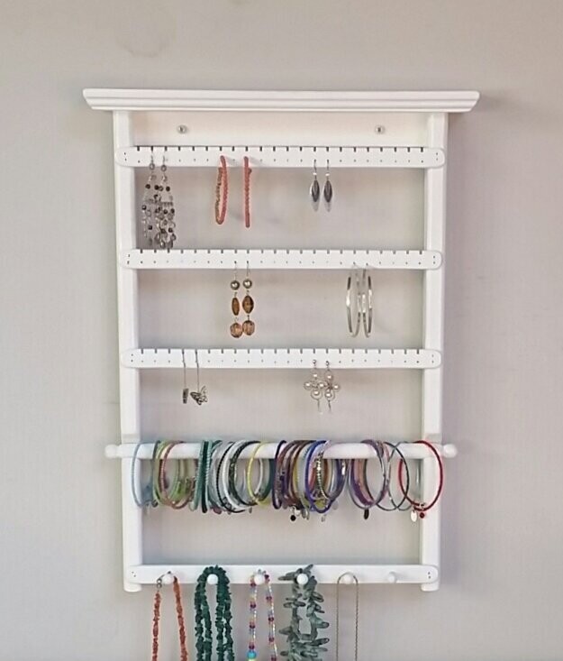 Jewelry Organizer Wall Mount  3 slats 1 bar 1 necklace - White