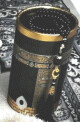 Coffret Cadeau Prière Tapis et chapelet de luxe (boite ronde dorée) - Couleur noir avec motif de la Kaaba