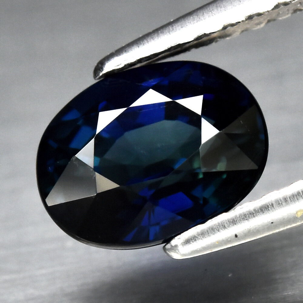 CERTIFICATE Incl.*1.38ct VVS Oval Natural Unheated Blue Sapphire, Africa