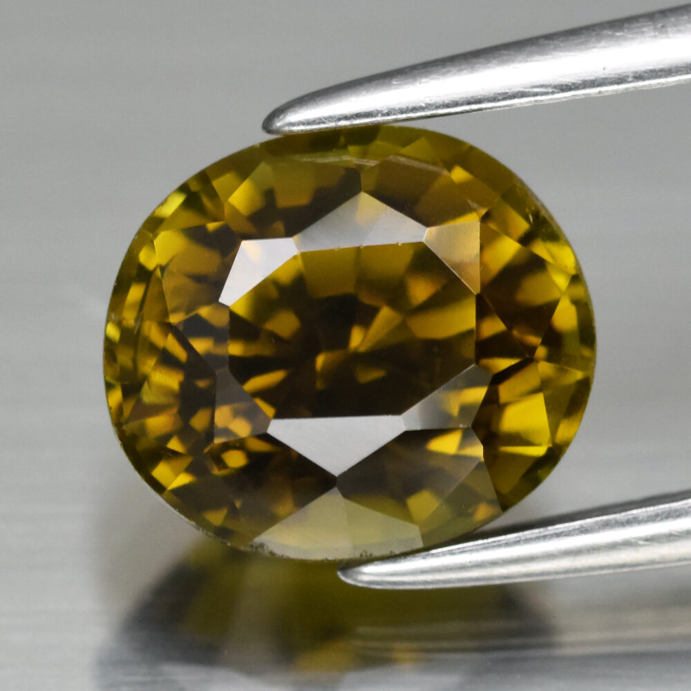 Top! VVS 2.31ct 8x7mm Oval Natural Greenish Yellow Chrysoberyl, Madagascar