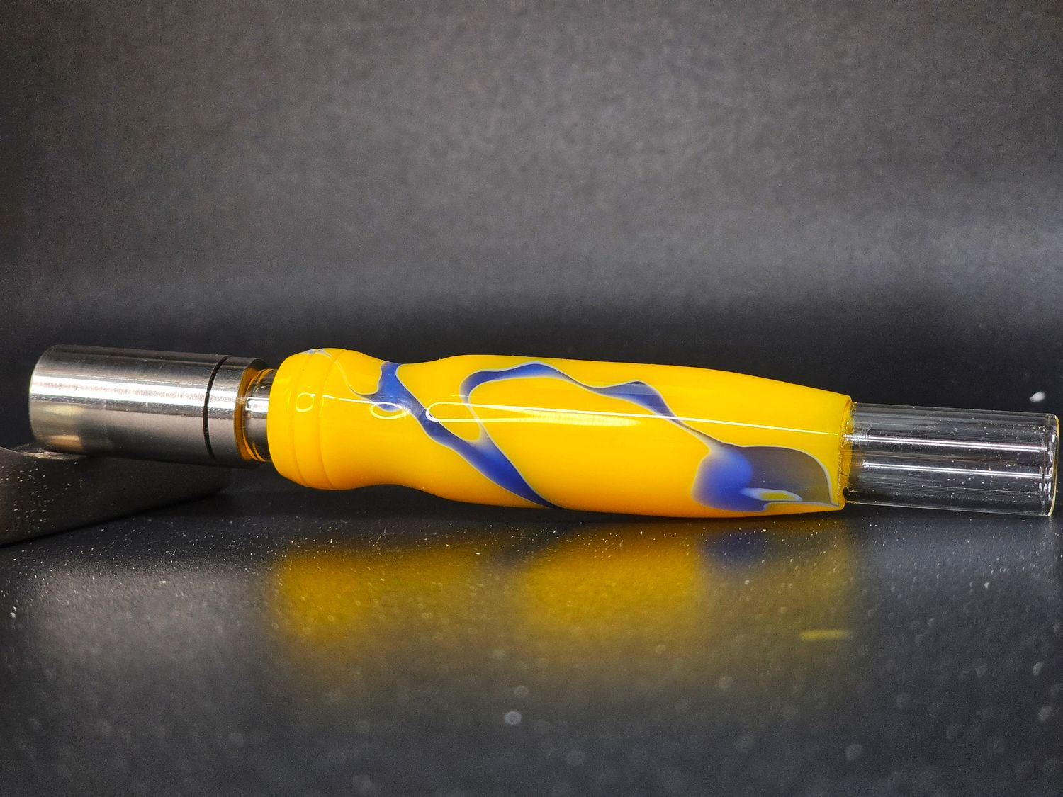 Yellow/blue glass and resin stem