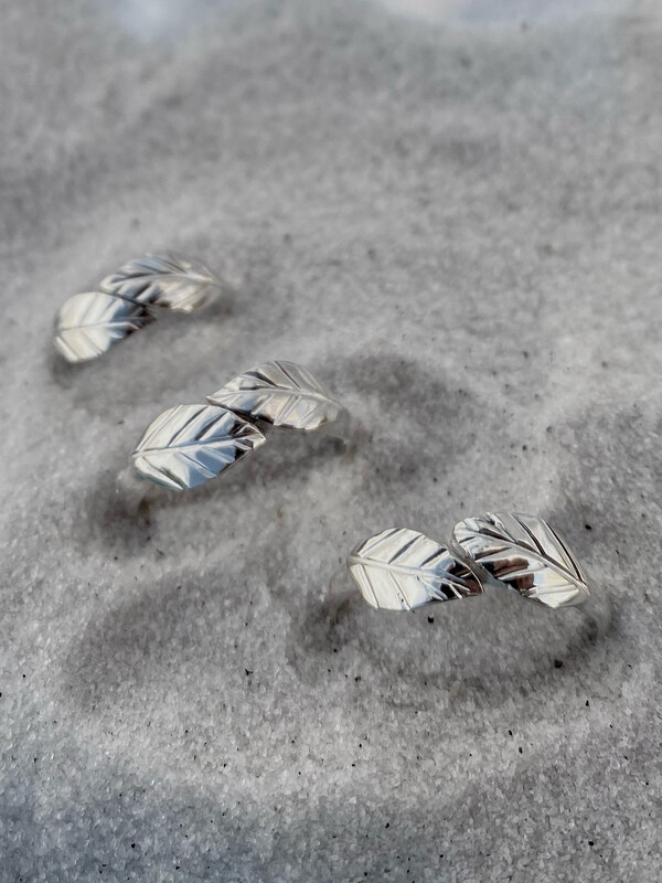 Elegant Leaf: One Sterling Silver Intertwined Leaf Ring