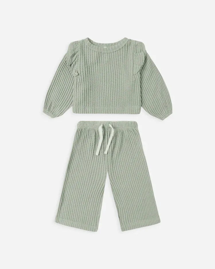 Ruffle Cozy Set