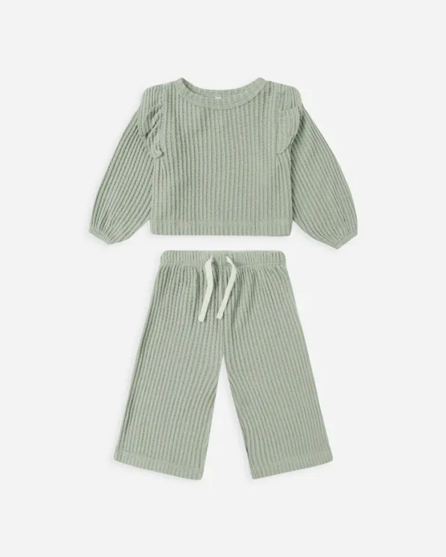 Ruffle Cozy Set