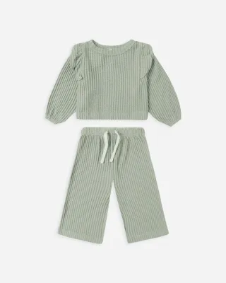 Ruffle Cozy Set