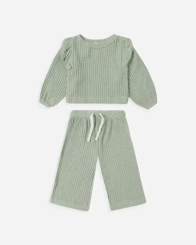 Ruffle Cozy Set