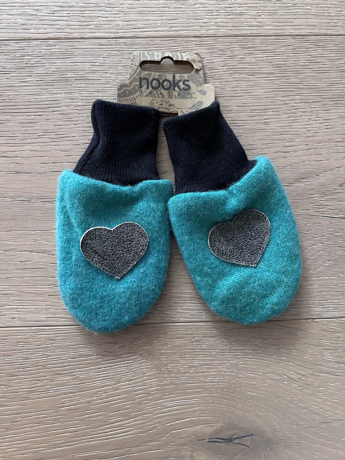Nooks - Mittens 6-24m, Colour: Teal/Black Hearts