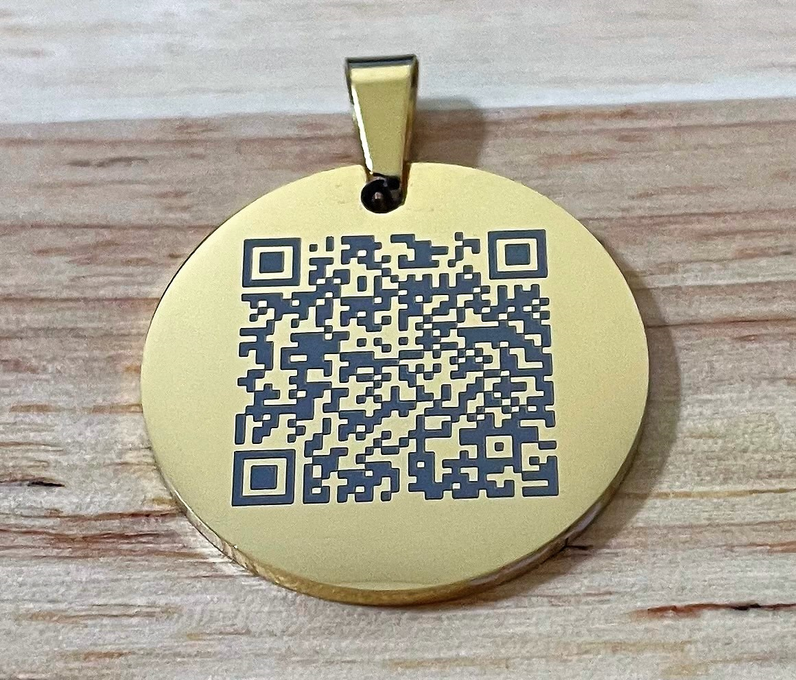 Pendant with encrypted QR-code + engraving on the opposite side of the  pendant | MIALIS