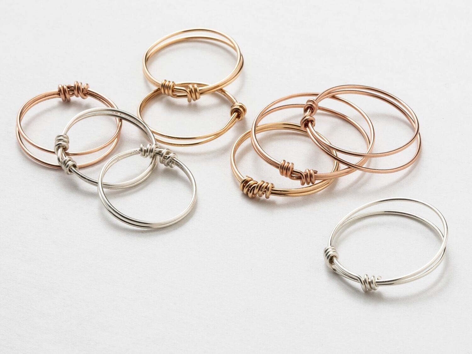 Simple Knot Ring