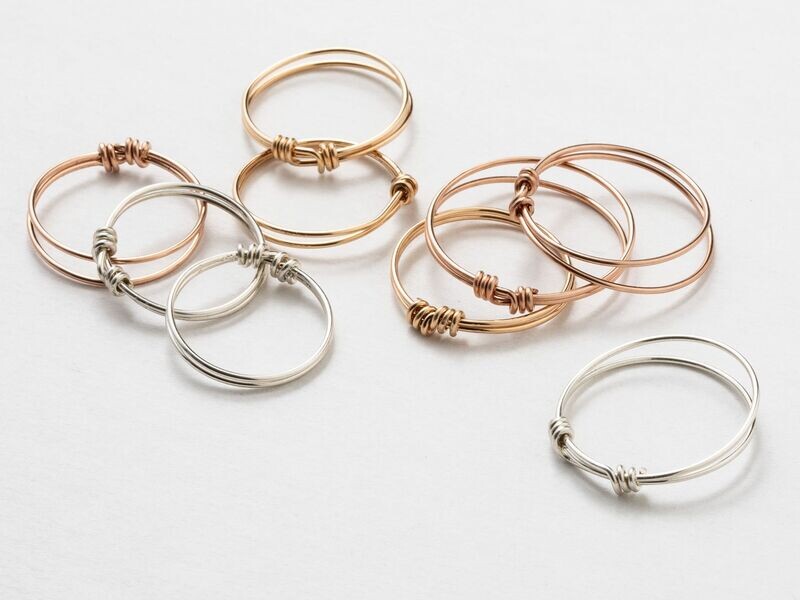 Simple Knot Ring