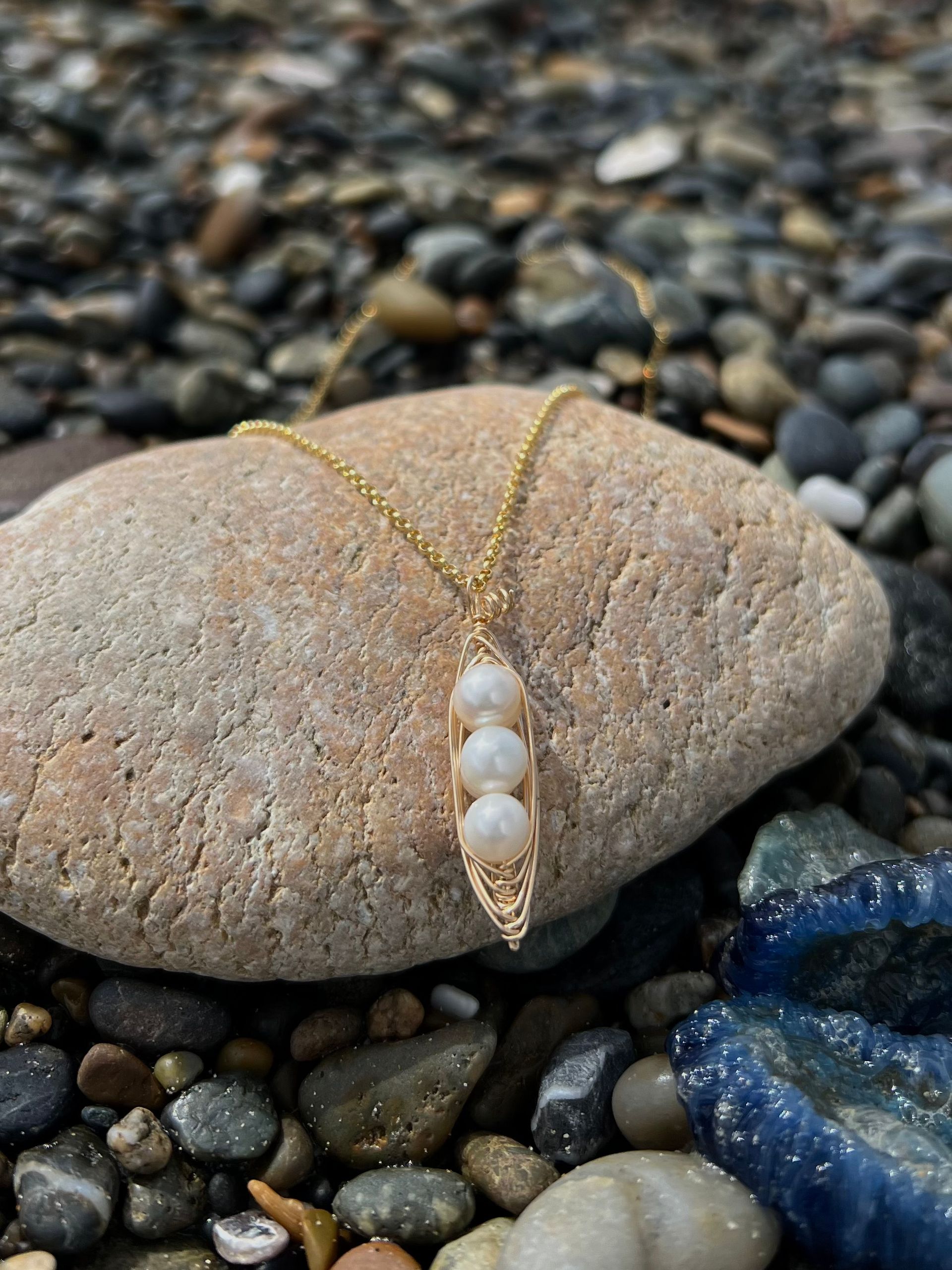 Sea Beauty Sweet Pea Necklace