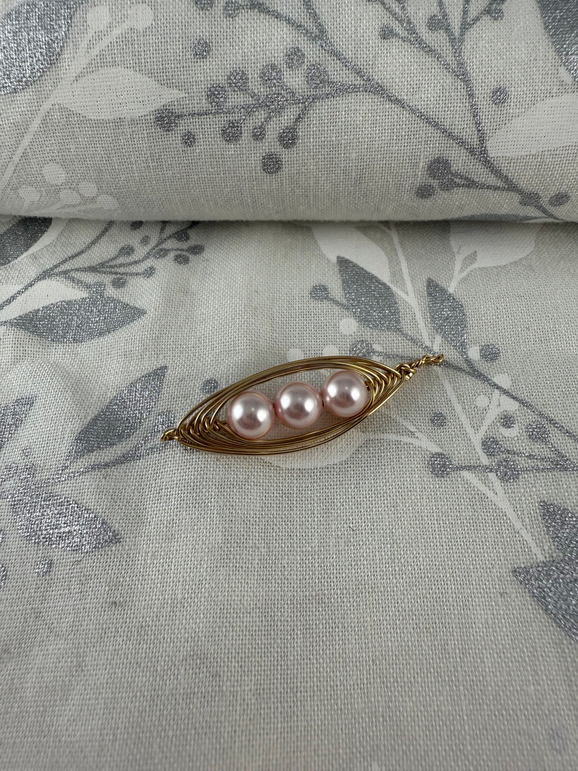 One-of-a-kind Gold Pea Pod