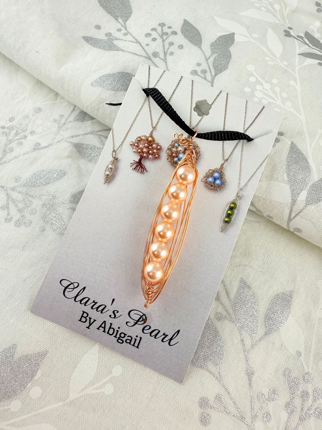 Rose gold 6-pea Pod Pendant