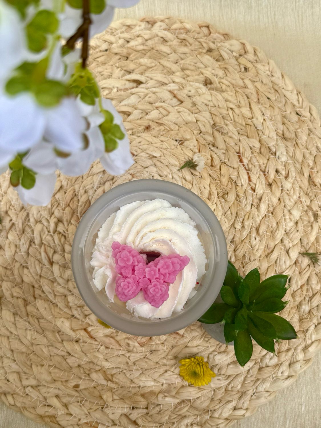 Mother's Day Butterfly Swirl Soy Candle - Cinnamon &amp; Vanilla