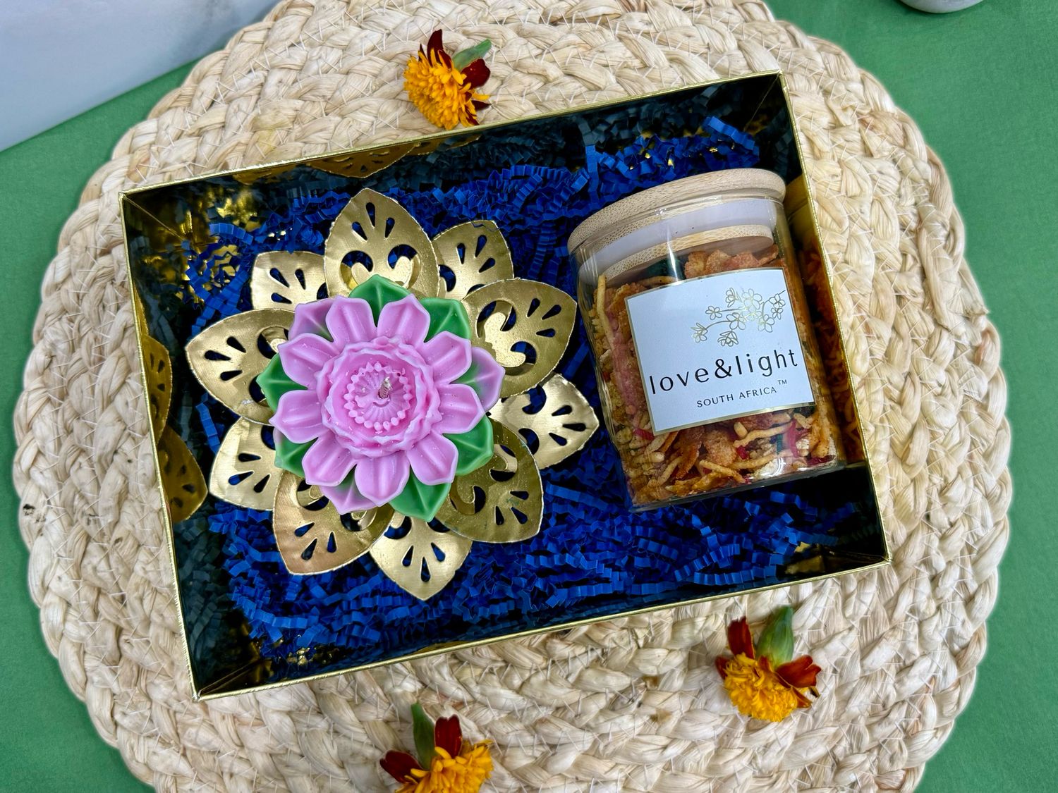 Diwali lotus Urli Gift Set