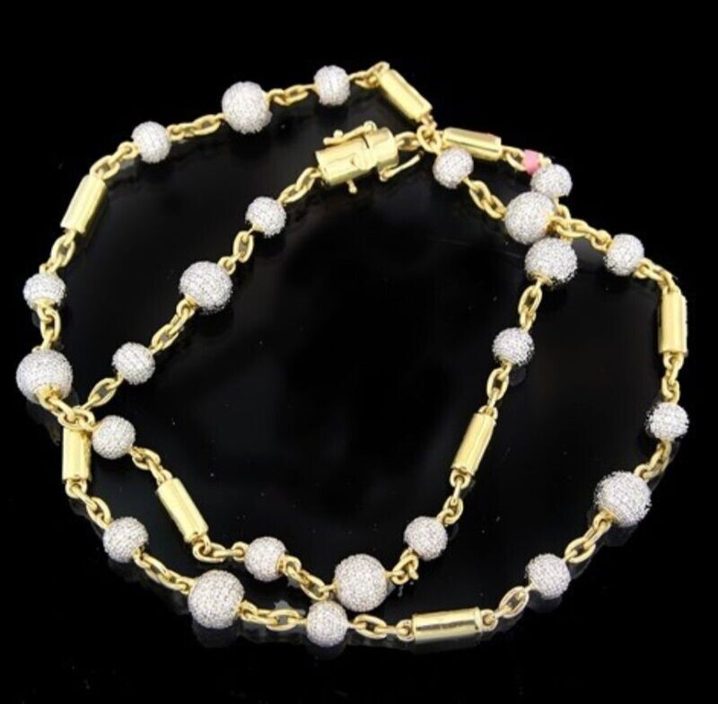 GOLD AND DIAMOND NECKLACE