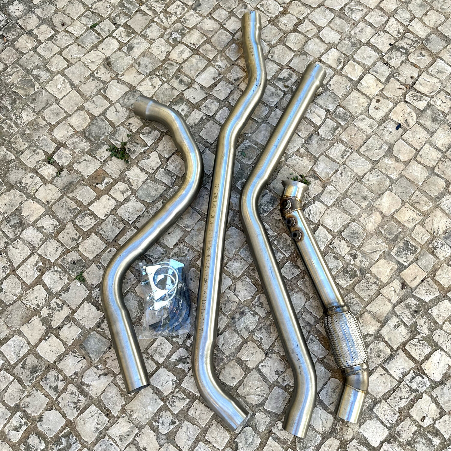 Linha de escape completa em inox BMW Série 1 (downpipe + linha de escape)