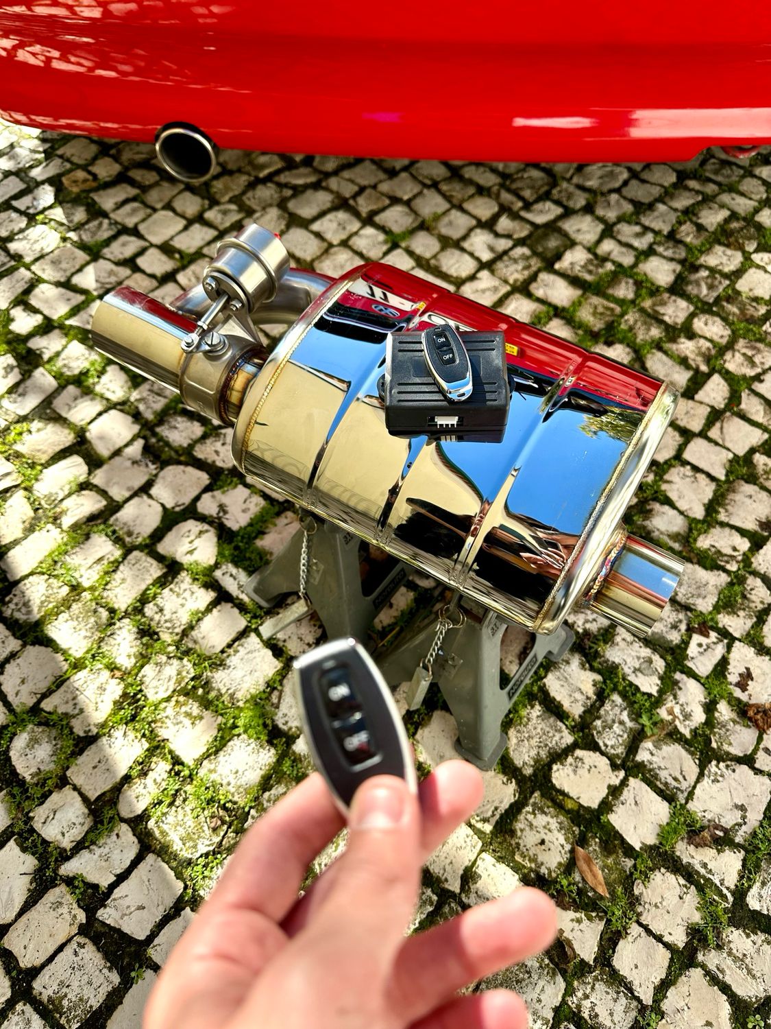 Panela de escape com válvula e comandos Panela de escape com válvula e comandos