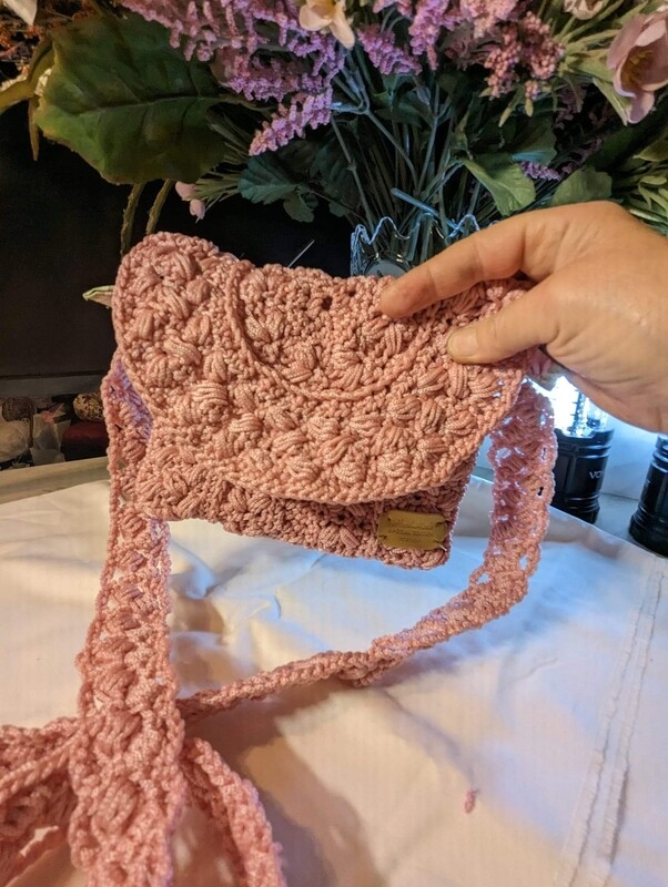 Name: Cabana clutch