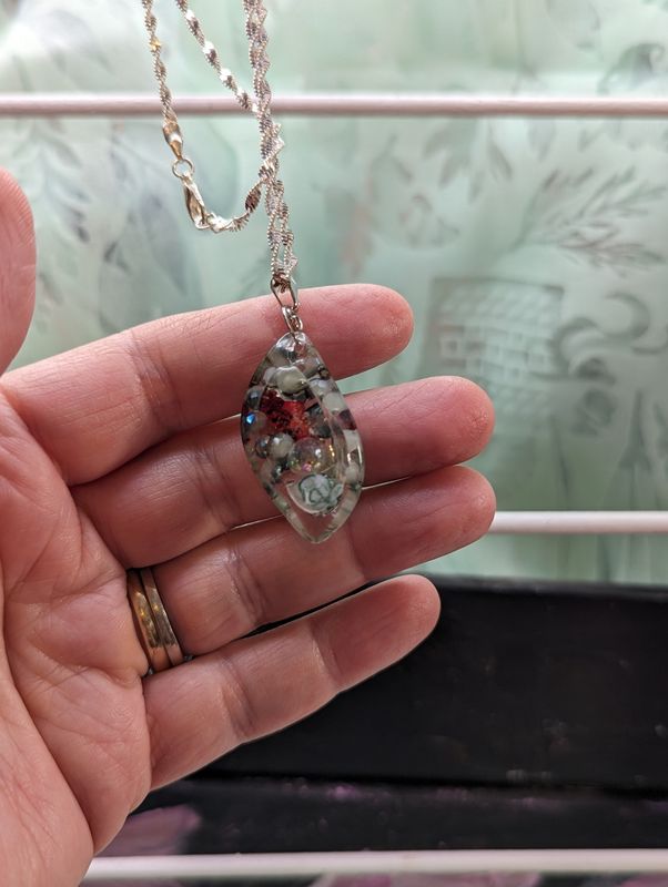 Tear drop resin necklace 