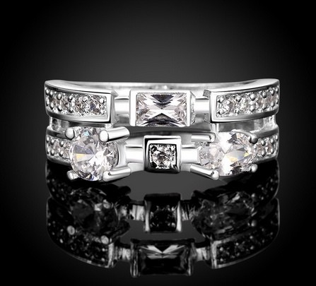 ANILLO ROMÁNTICO