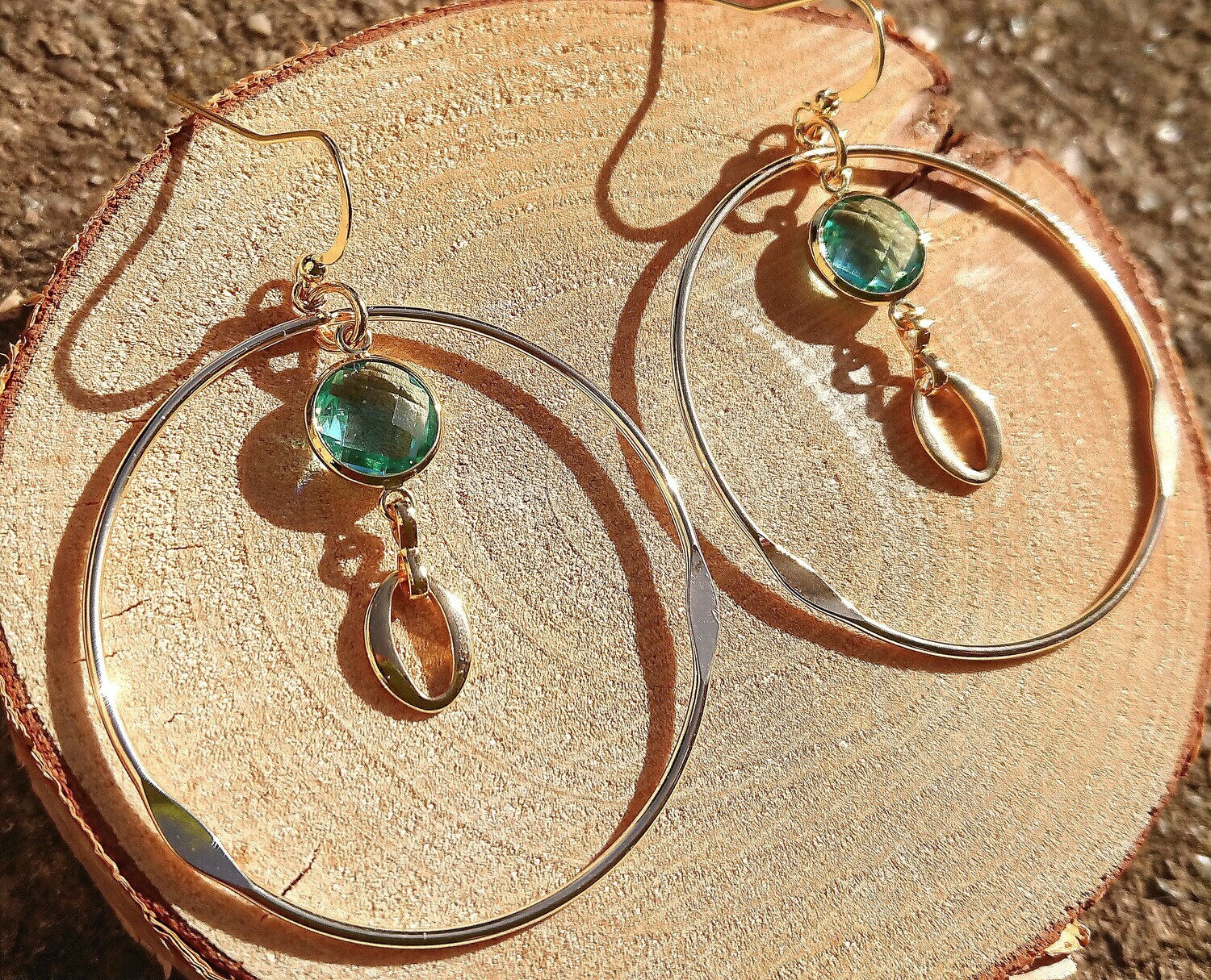 Boucles Magguy laiton or fin bleu turquoise clair