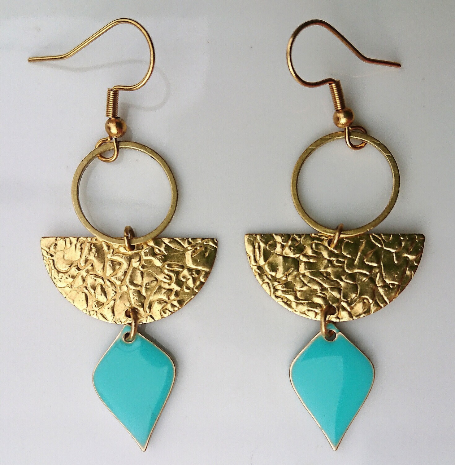 Boucles Lalla laiton brut bleu