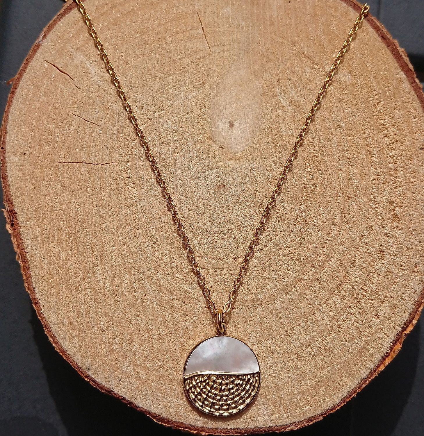 Collier Maya
