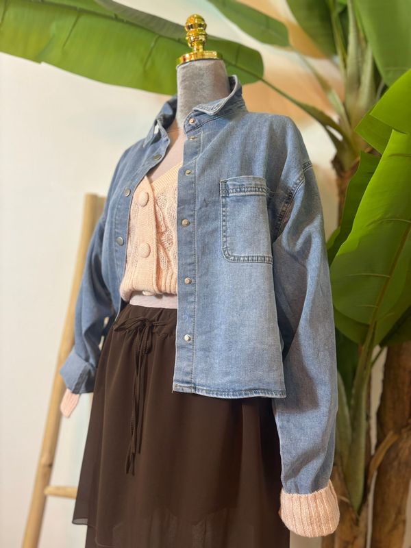 kurze rosa Strickjacke