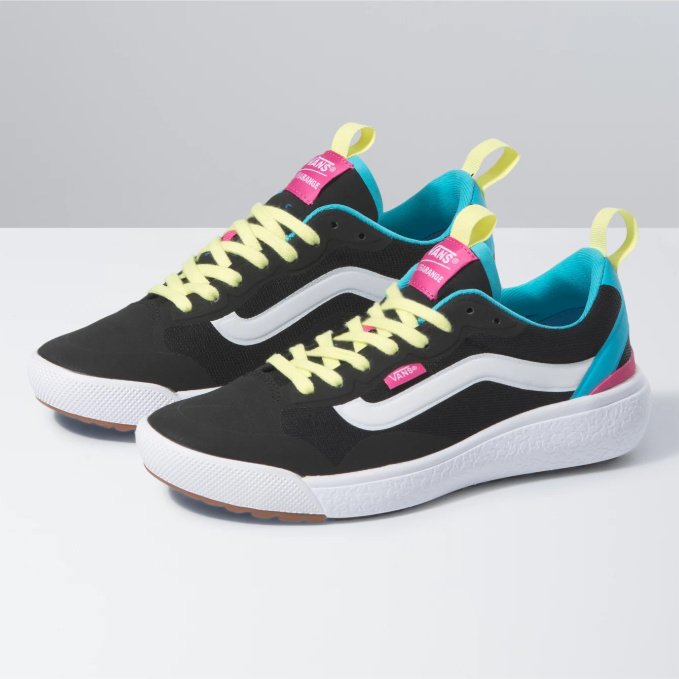 Vans UA UltraRange EXO (POP) BLK/MULTI/(POP)