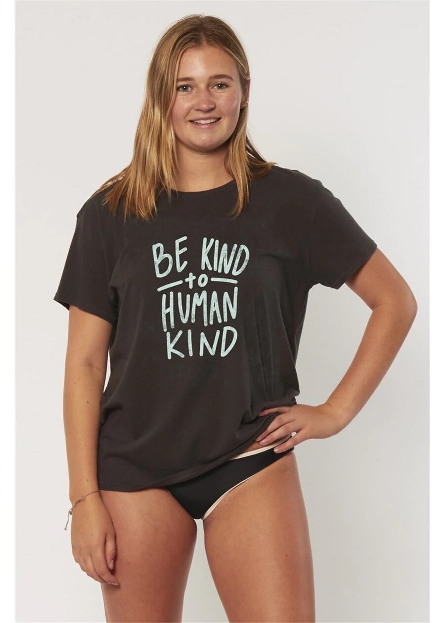 Sisstrevolution HUMAN KIND TEE