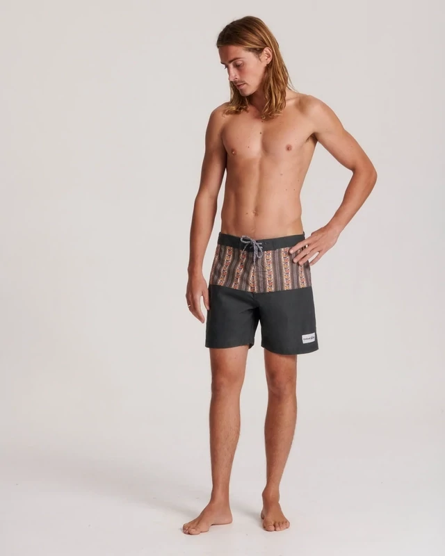 Critical Slide Ceremony 18&quot; Boardshort
