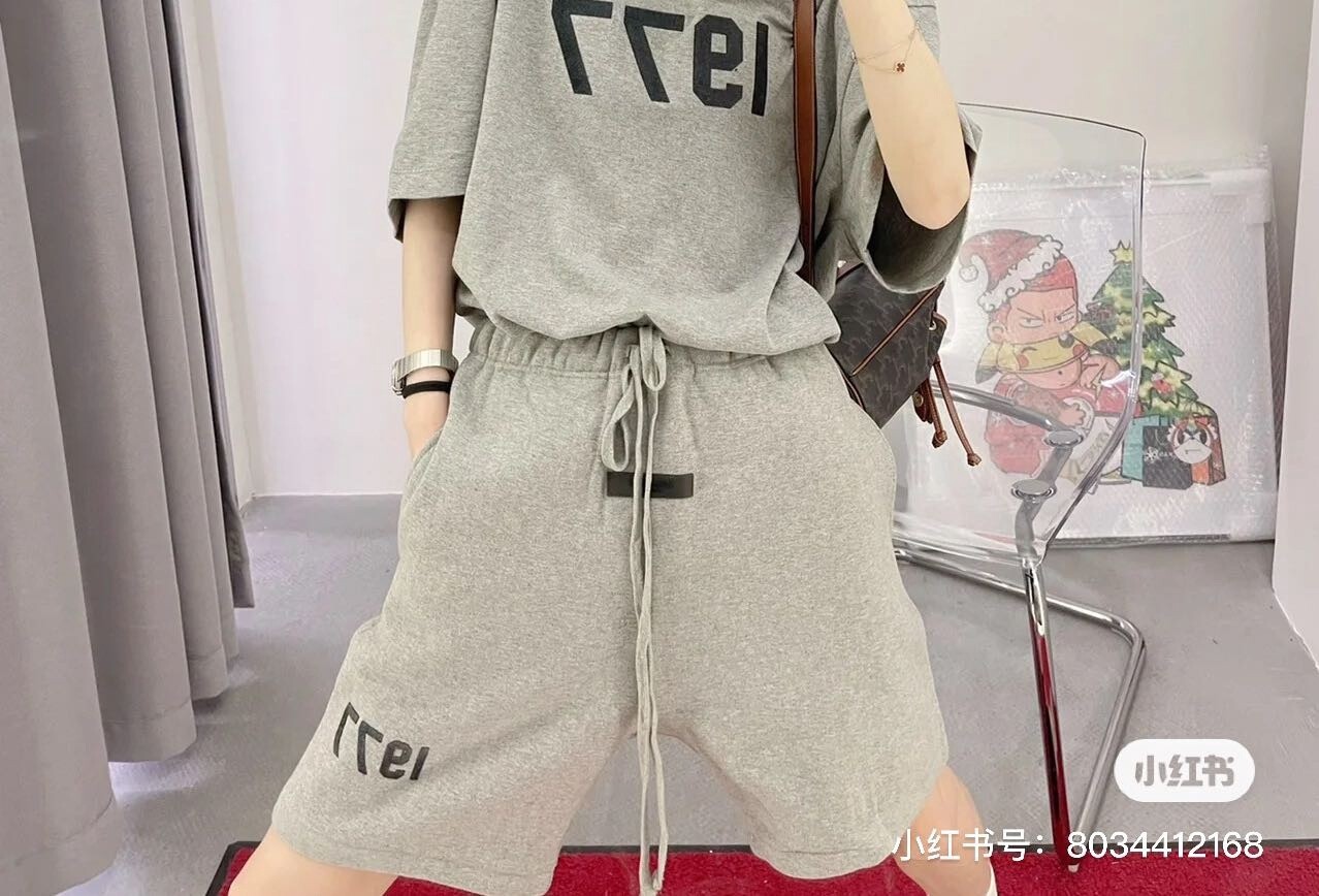 ESSENTIALS  1977 SHORT GREY