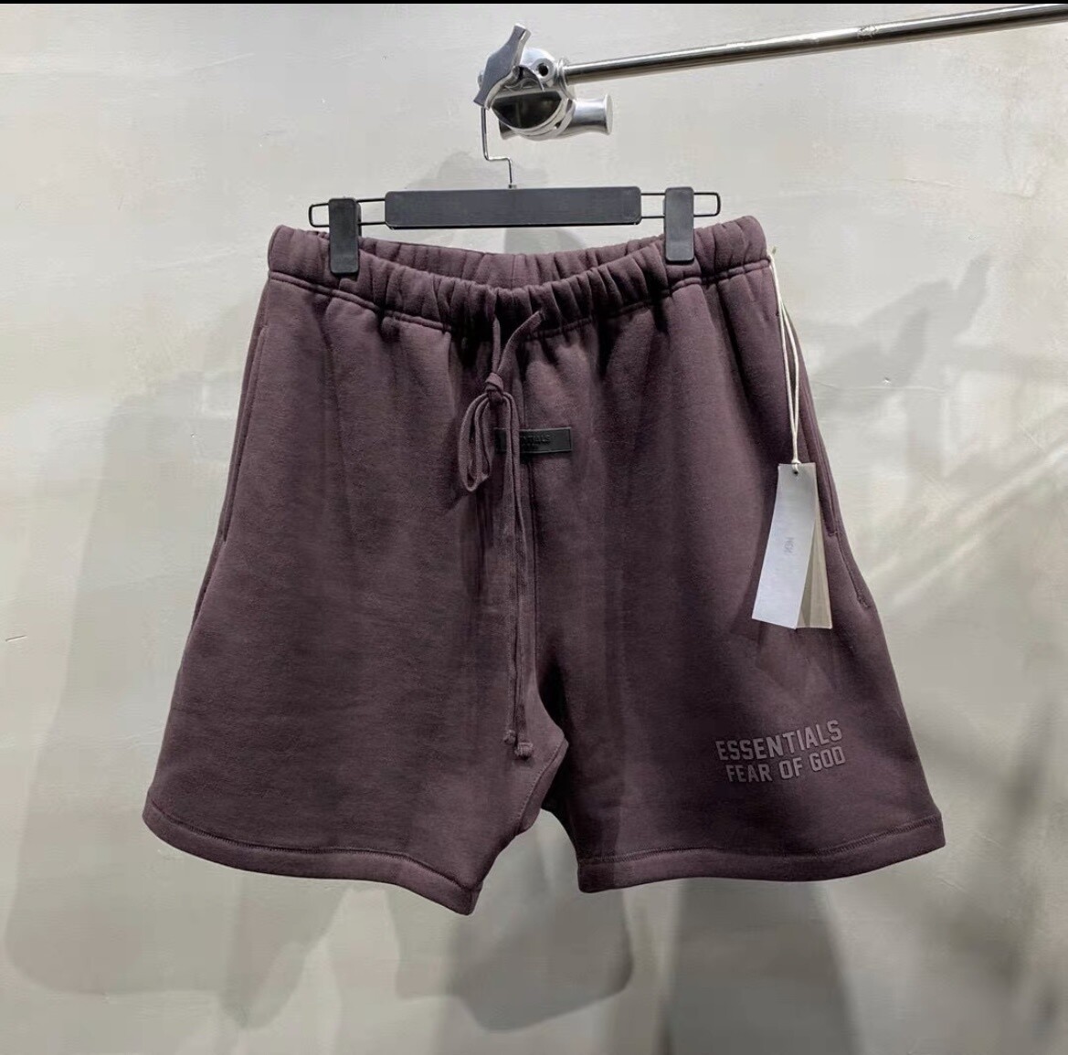 ESSENTIALS SHORTS 102