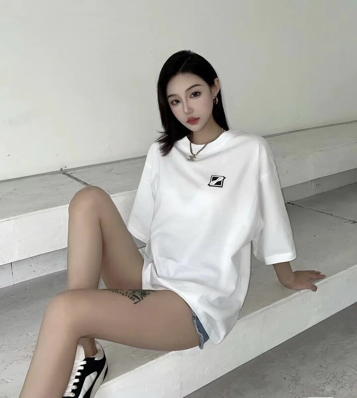 WE11DONE SMALL SQUARE LOGO TEE/ WHITE