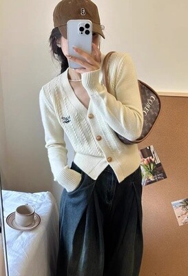 TEXTURED CARDIGAN CREAMY WHITE