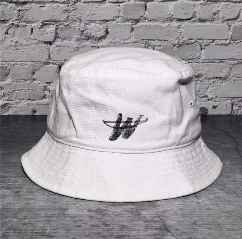 WE11DONE WHITE BUCKET HAT