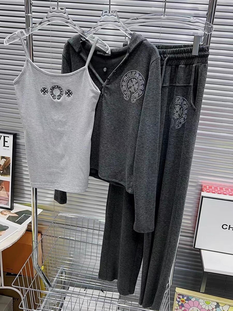 GREY THREE-PIECE SUIT