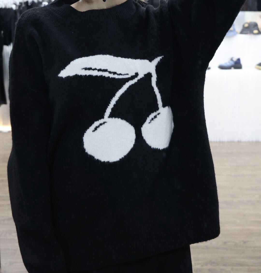 CHERRY SWEATER BLACK/GREY