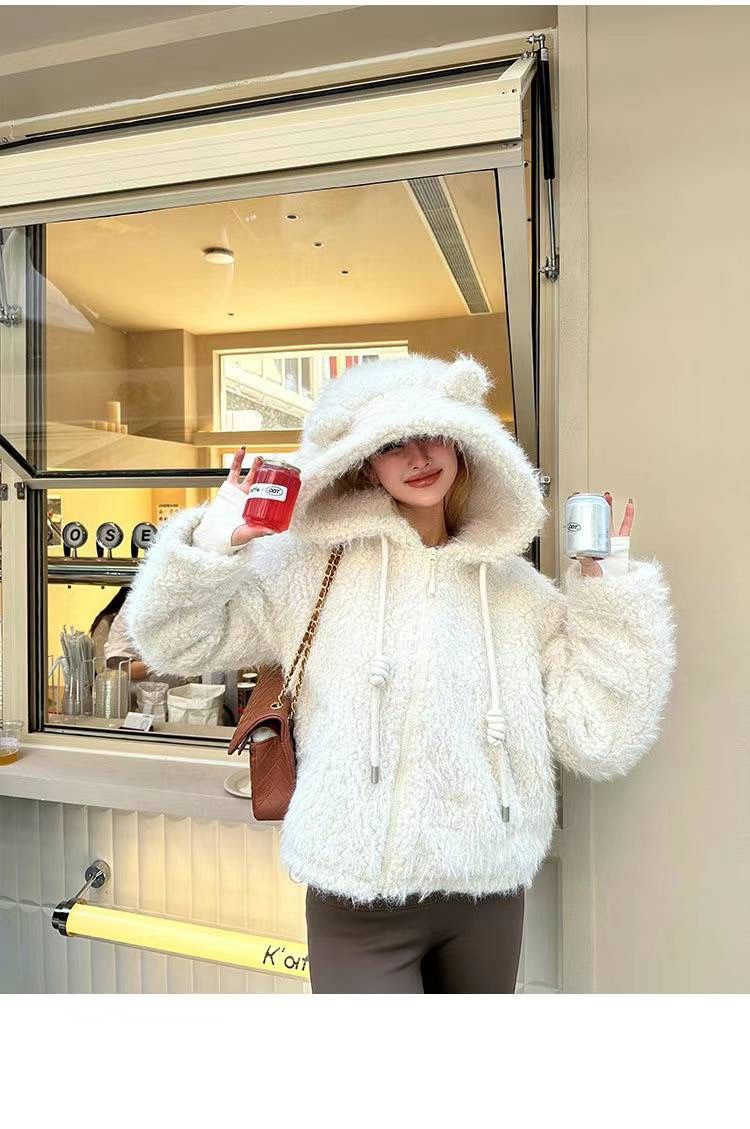 PRETTY DRAGON WHITE BEAR COAT