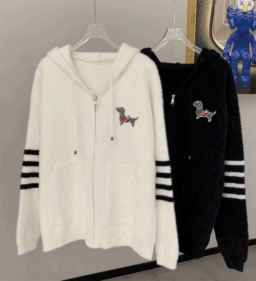 KNITTED ZIPPER CARDIGAN WHITR /BLACK