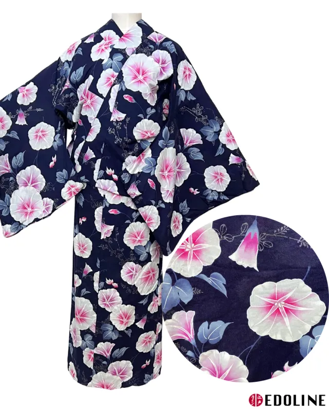Blauer Yukata mit rosa Asagao Blumen und Goldfischen