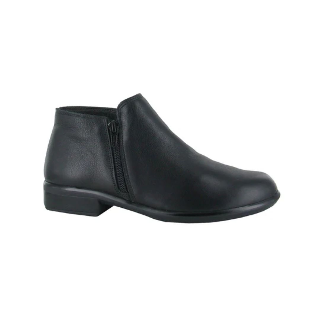 Helm, Color: Black Leather Water Resistant, Size: 39