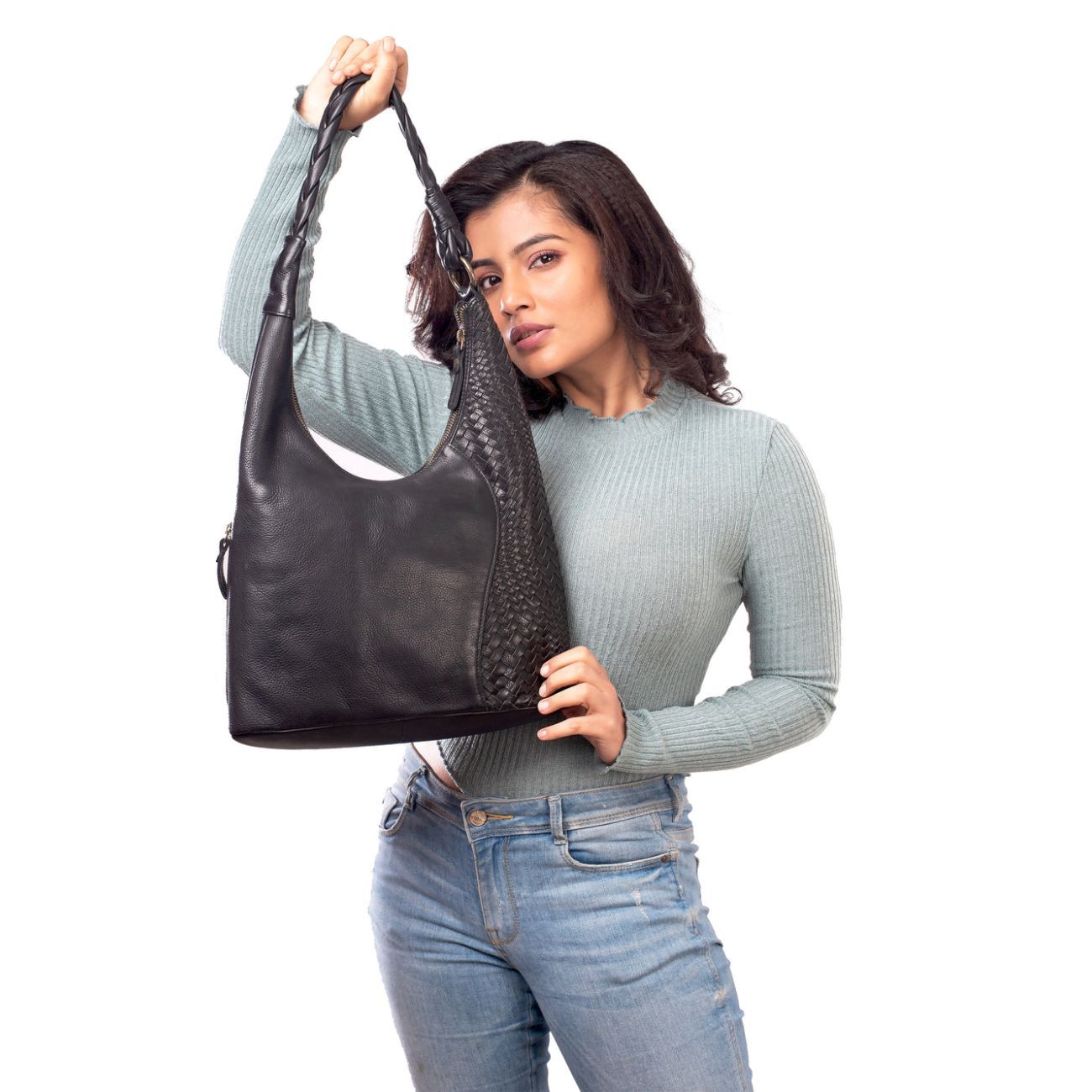Albany, Color: Black