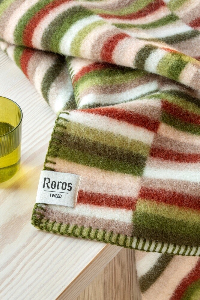 IDA Olive &amp; Burgundy Throw Blanket