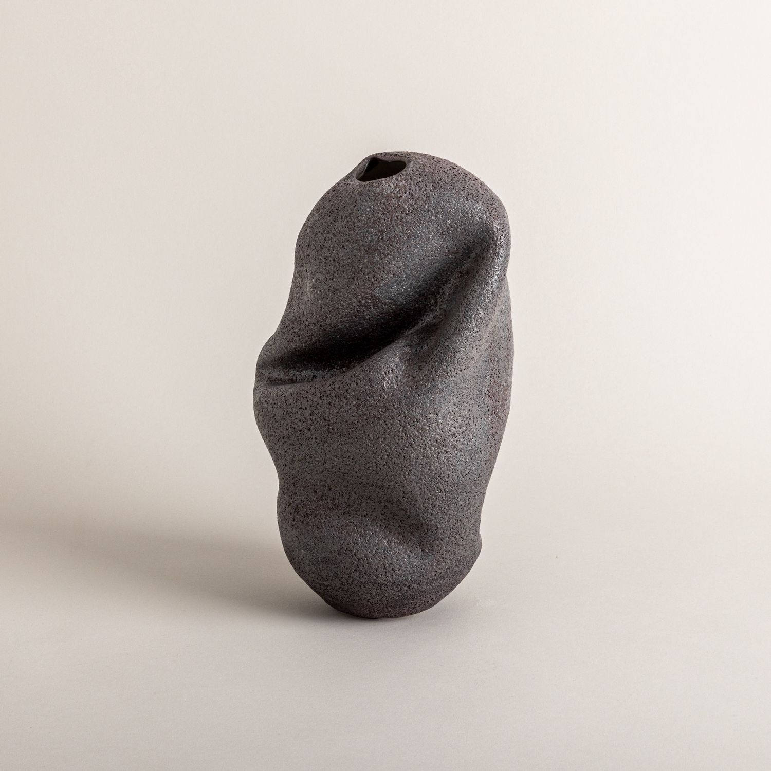 Black Lava Vessel n. 1